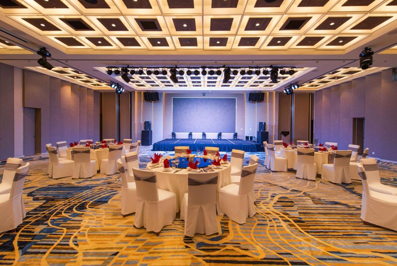 Hotel Soleil Ha Long, Trademark Collection By Wyndham Buitenkant foto