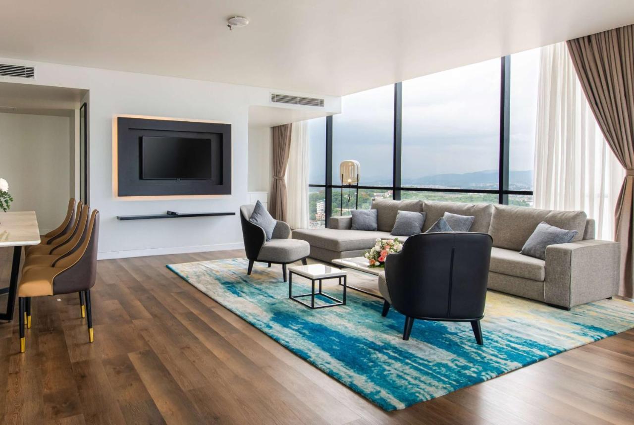 Hotel Soleil Ha Long, Trademark Collection By Wyndham Buitenkant foto
