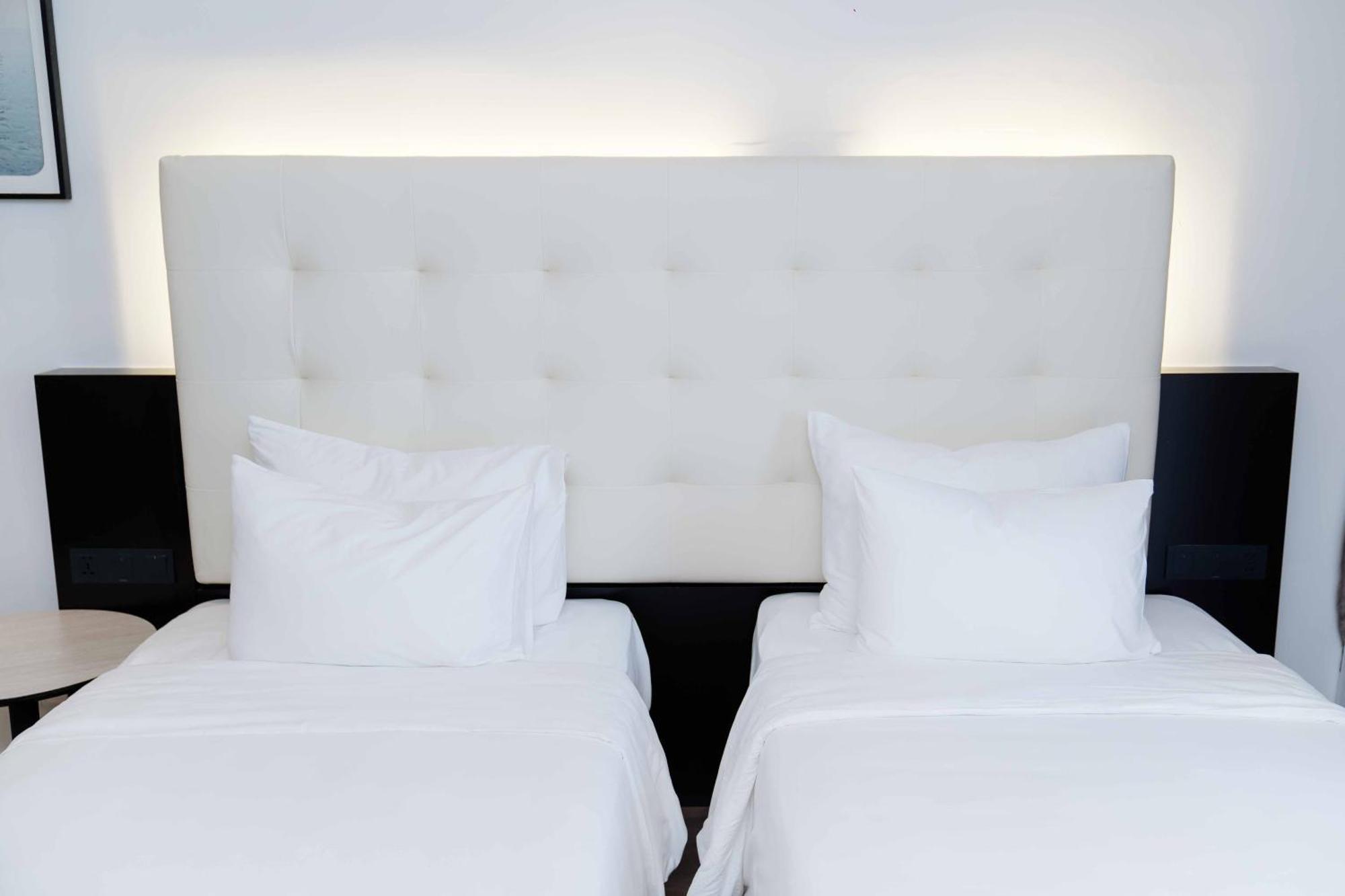 Hotel Soleil Ha Long, Trademark Collection By Wyndham Buitenkant foto