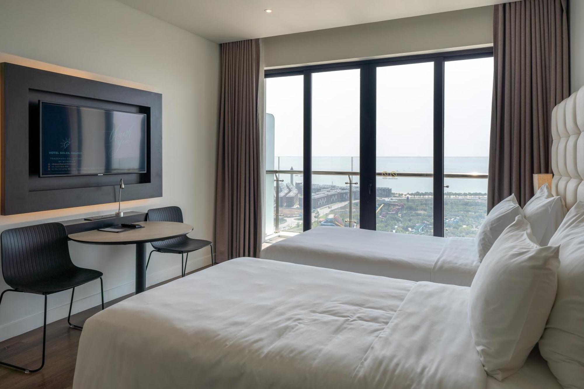 Hotel Soleil Ha Long, Trademark Collection By Wyndham Buitenkant foto